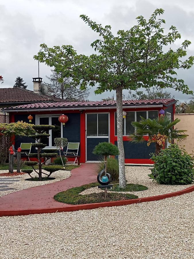 Une Pause Quelque Part Au Jardin Des Erables Et Des Niwakis Saint-Medard-de-Guizieres Exterior foto